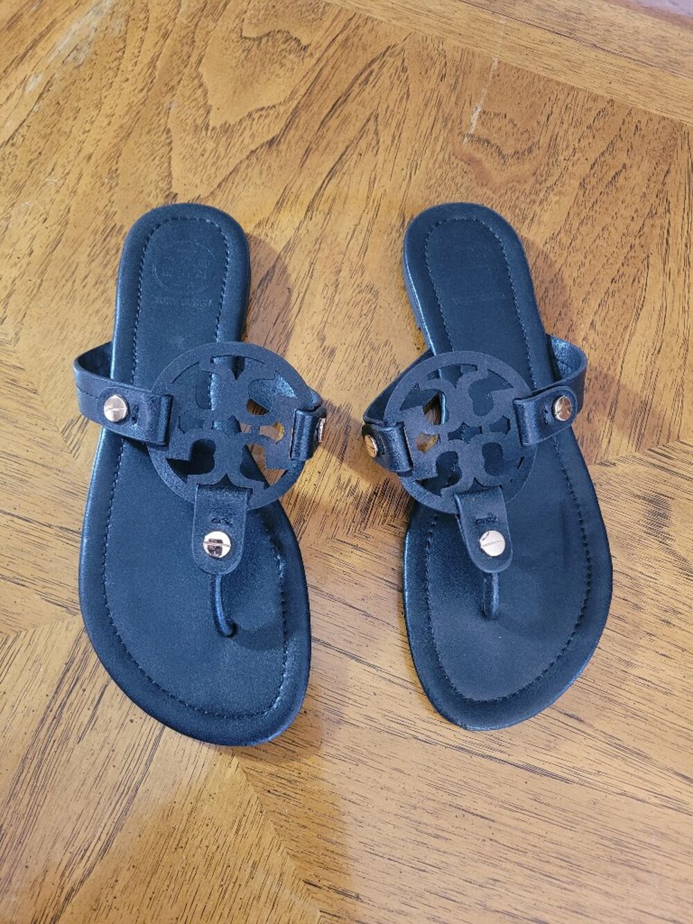 Tory Burch Thong Sandal size 40..9-9.5